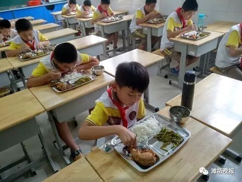 震撼！上海中小学全新推行AB制午餐模式，营养变革引发全城热议！